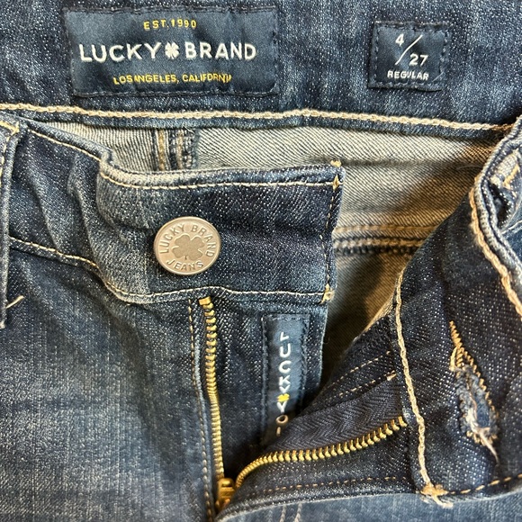NWT Lucky Brand Women’s Mid Rise Sweet Straight Relaxed Fit Jeans, Size 4 - Picture 3 of 7